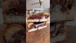 Miniature : façonnage de la rosace chocolatée en pâte à croissant #bakery #boulangerie