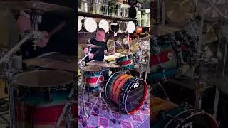 Miniature : Tim nous fait écouter la nouvelle DW Drum !