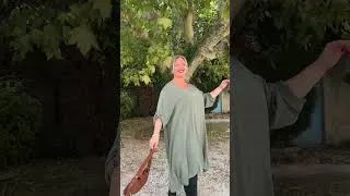 Miniature : valse automnale, laissez vous envoûter par notre robe Wendy  Avec sa coupe fluide et légère