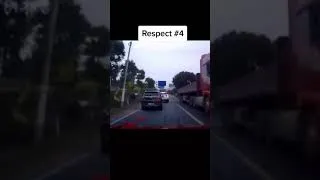 Miniature : Y L'EVITE UN ACCIDENT DE FOU !!