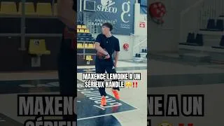 Miniature : IL A APPRIS CE MOVE IMPOSSIBLE EN 1MIN ! 🏀 #basketball