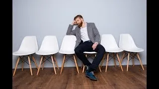 Miniature : Ces gestes qui vous trahissent en entretien d’embauche