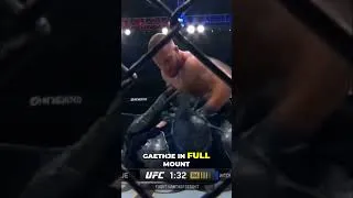 Miniature : Gaethje DOMINATES Witch King in brutal Octagon fight! #shorts