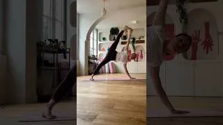 Miniature : Flowing & growing 🧚🏻✨🦋 #yoga #yogapractice #yogafrance