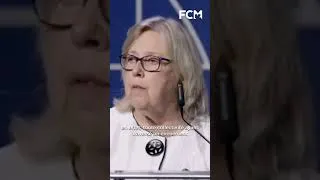 Miniature : La cheffe du Parti vert du Canada, Elizabeth May, au congrès annuel de la FCM