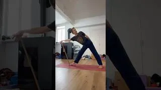 Miniature : Utthita Trikonasana #yoga prise de la posture