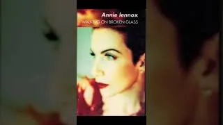 Miniature : Annie Lennox :   L'Étoile Brillante des Années 90    #shorts