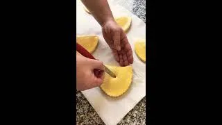 Miniature : Les chaussons aux pommes, Master Classe CAP pâtissier.