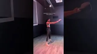 Miniature : Enregistre ce circuit fullbody #fitness#tallgirl#fullbodyworkout