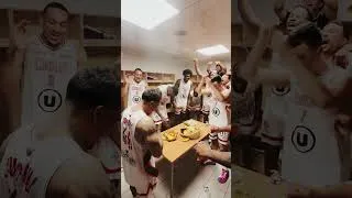 Miniature : Champagne shower pour T.J. 🍾