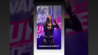 Miniature : Lenie chante Sans toi aux NRJ Music awards 2025