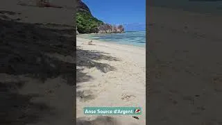 Miniature : Carnet de voyage Seychelles, une gouache sur la plage 🌴