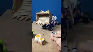 Miniature : Rien d’autre qu’un mécanisme hydraulique Lego + carton très satisfaisant #loisir #bricolage #mécanis