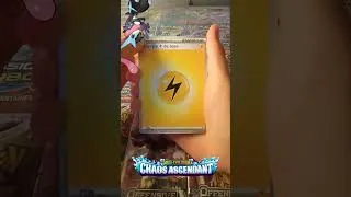 Miniature : Ouverture d'un booster Chaos Ascendant GROS HIT pour fêter la sortie de la série ?! 😳 #cartepokemon