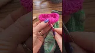 Miniature : Rentrer les fils dans les côtes au tricot