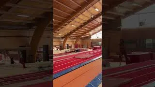 Miniature : Yurchenko vrille #acrobatics #gymnastics #gymnasticscoach