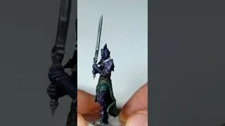 Miniature : Détails finaux de l'elfe noir : yeux lumineux