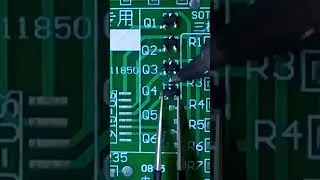 Miniature : Comment souder un composant CMS SOT 23-3 (transistors). #shorts