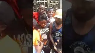 Miniature : BA GOLOIS BAYE VISITE FERRE GOLA TRES JOYEUX BOLANDA
