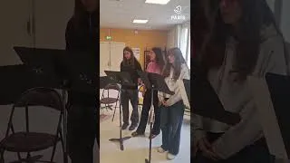 Miniature : Répétition de la chanson "Non, je ne regrette rien" d’Édith Piaf
