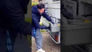 Miniature : Première vidange de casette. Fou rire assuré 😂😂 #vidange #casette #campingcar #rire #humour
