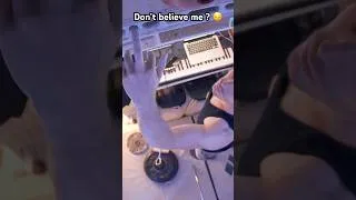 Miniature : One finger pull up ?!