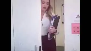 Miniature : Une prof de français sexy