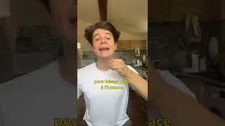 Miniature : Faut-il boire le sperme de son père pour devenir un homme ? 🧔🍼