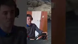 Miniature : quand tu fais une video et que ta femme essai de pas se faire voir 😂#humour #wrc #gaming
