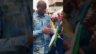 Miniature : ACTU MBOA: Quand le président Gabonais récupère le CV d’un sourd muet en plein Libreville…