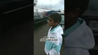 Miniature : À 9 ans, il travaille déjà au port ⚓😮