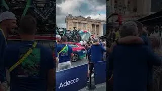 Miniature : 8 coureurs à Paris. Merci les gars !