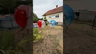 Miniature : Nadim se fait exploser par Rémi dans un duel de ballon 😂