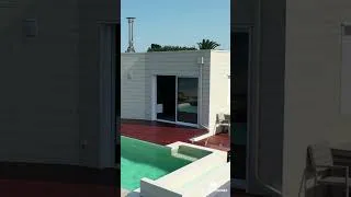 Miniature : Piscine avec balnéo face à l'océan