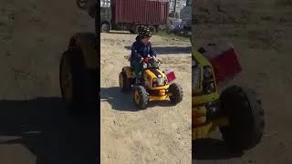 Miniature : Le tracteur fonce vers une urgence ! 🚜🚨 #shortvideo