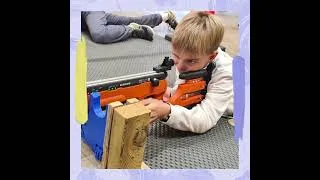 Miniature : Tirer, skier, rigoler… pas sur dans cet ordre 😜 ! Les périscolaires d’Arçon, ont testé le biathlon