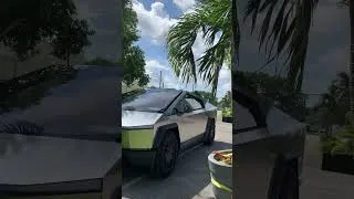 Miniature : Straight from the future with this #tesla #cybertruck under the Miami blue sky #easyimportauto