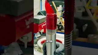 Miniature : Pourquoi tremper des boulons dans du plastique fondu ? 🔩🔬