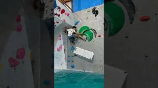Miniature : Un 7a très amusant 🙂 #climbing #bouldering #shorts