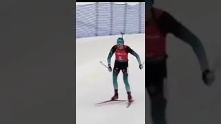Miniature : Le finish exceptionnel entre Emilien Jacquelin🇨🇵 et Johannes Boe🇧🇻 #biathlon #shorts #sports