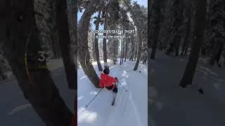 Miniature : Détruire son ski pendant la dernière heure de l’hiver 🙃