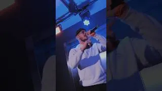 Miniature : Il improvise en piochant des objets dans la malette ... C'est bouillant 🔥 #improvisation #rap