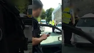 Miniature : Verbalisée pour téléphone au volant, elle provoque le gendarme ! 😳📱