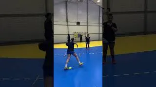 Miniature : Balonmano: Lanzamientos pivotes y primeras líneas.