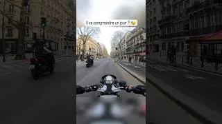 Miniature : Il va comprendre un jour ? 😓 #moto #motard #tmax