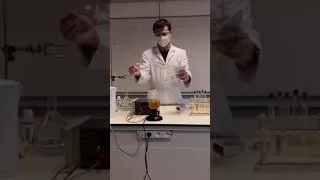 Miniature : Physique-chimie - Expérience - Réaction explosive entre dihydrogène et dioxygène