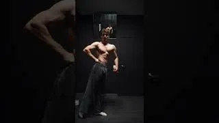Miniature : Tout ca pour un bout de carton  #bodybuildingnaturel #motivation #wnbf #posing#mensphysique
