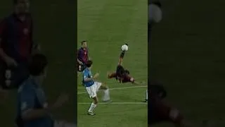 Miniature : 📅 OTD, Rivaldo defied gravity ✨ #shorts #fcbarcelona #rivaldo