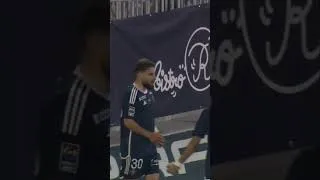 Miniature : Zuriko Davitashvili coupe au premier poteau une passe de Jérémy Livolant ⚽🔵⚪
