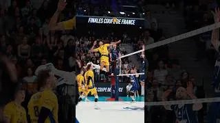 Miniature : ⚡️ SUPER SPIKE ☄️ #volleyball #sports #volleyballworld #volley 🎥 hoopsmakers